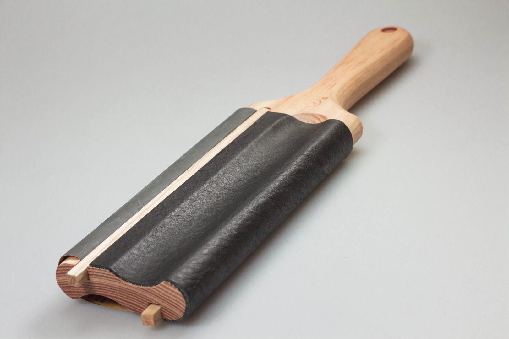 Beavercraft lærbryne for skjekniver inkl brynepasta