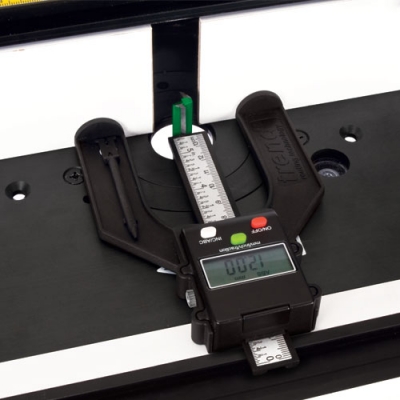 Digital dybdemåler for fres og bordsirkelsag