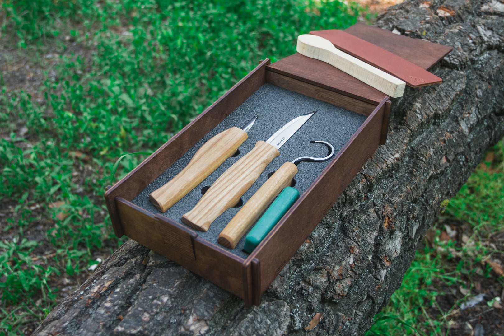 Beavercraft Skjekniv/spikkesett i gaveboks 3 kniver 7 dl.