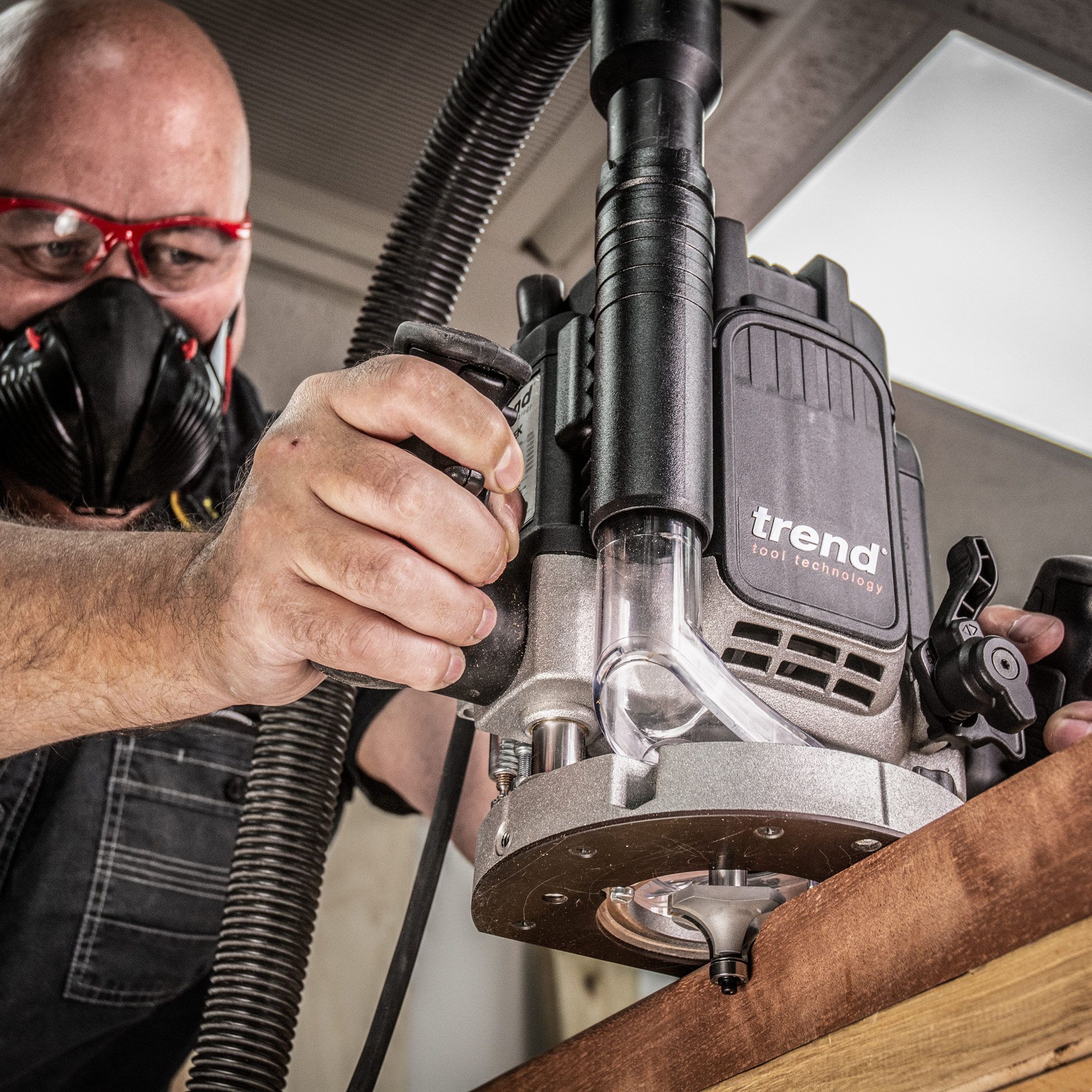 Trend T14EK overfres 2300W elektronisk Proff modell