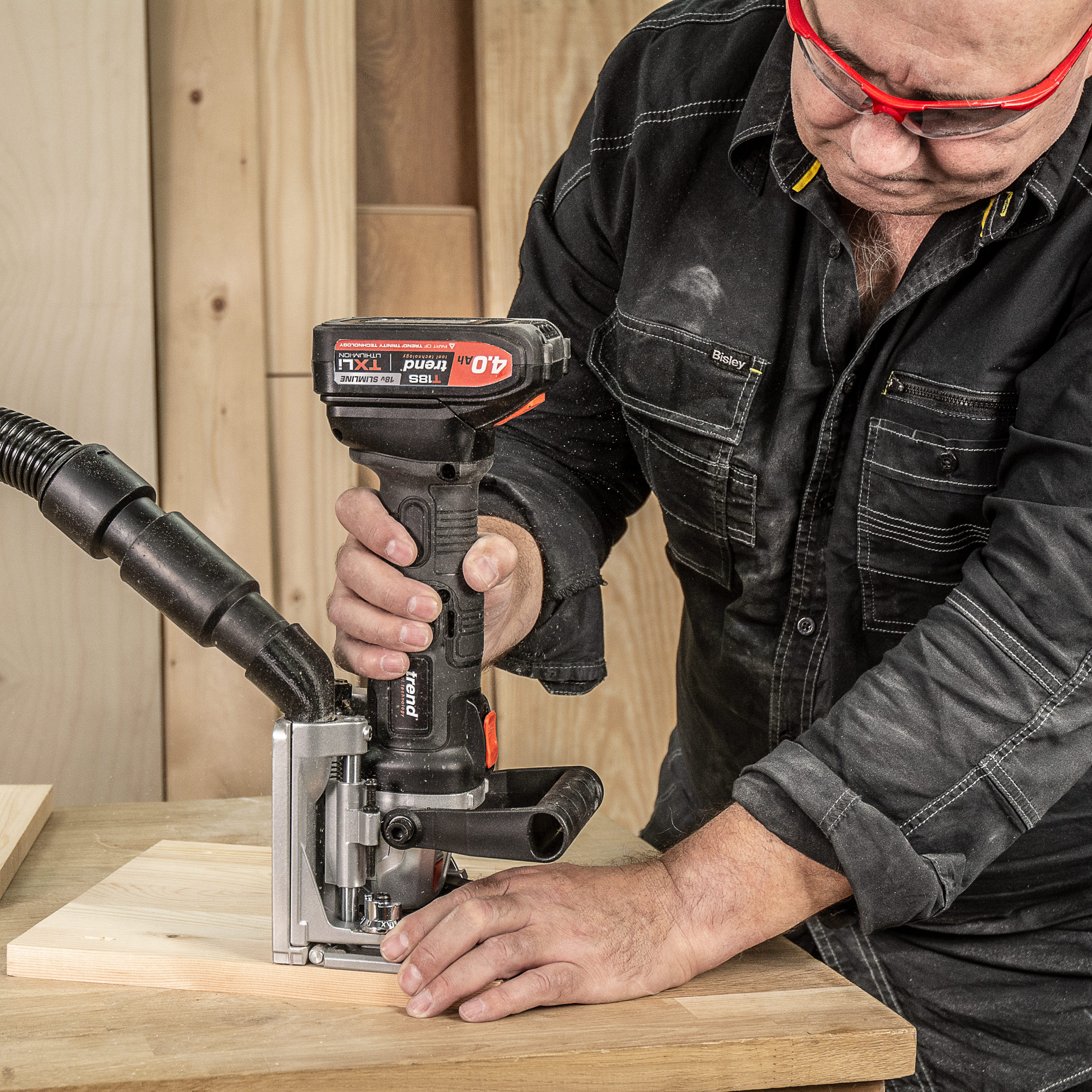 Trend 18V Lamellfres m/koffert uten lader/batteri